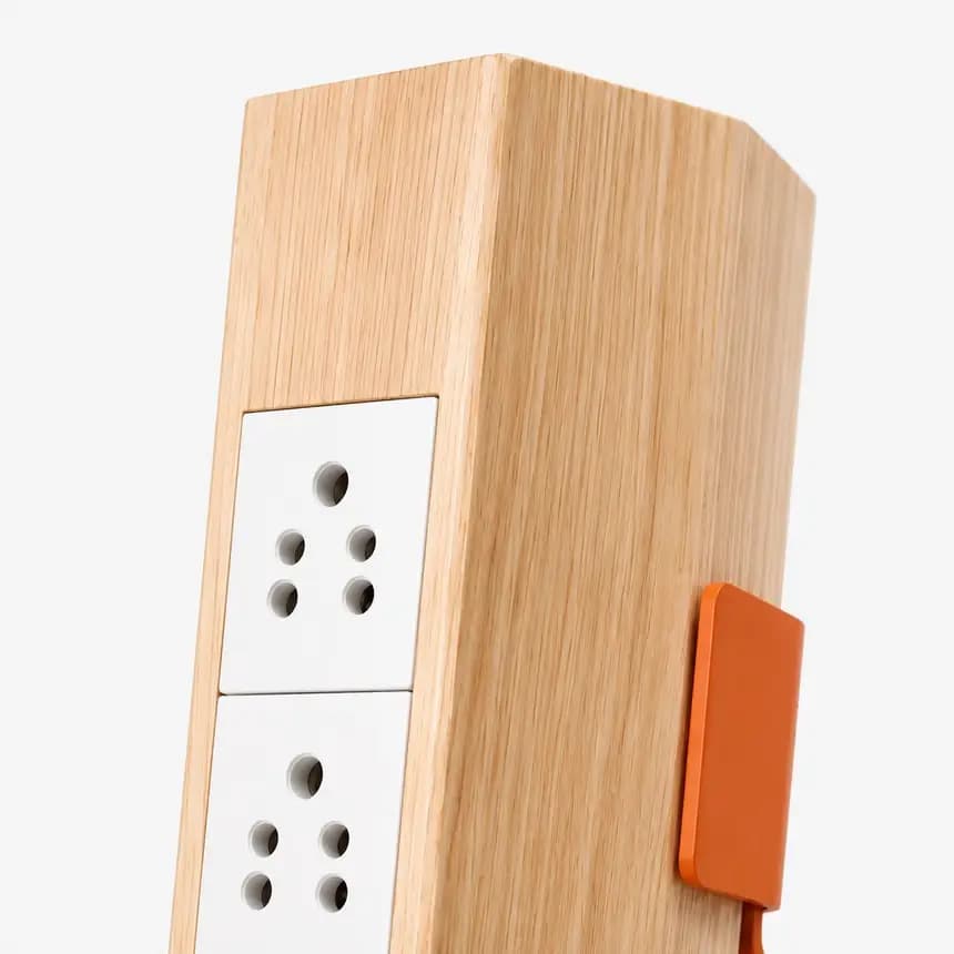 Socket plate detail